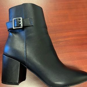 Rue 21 Black Faux Leather Zip Pointed Toe Ankle Boot Heeled